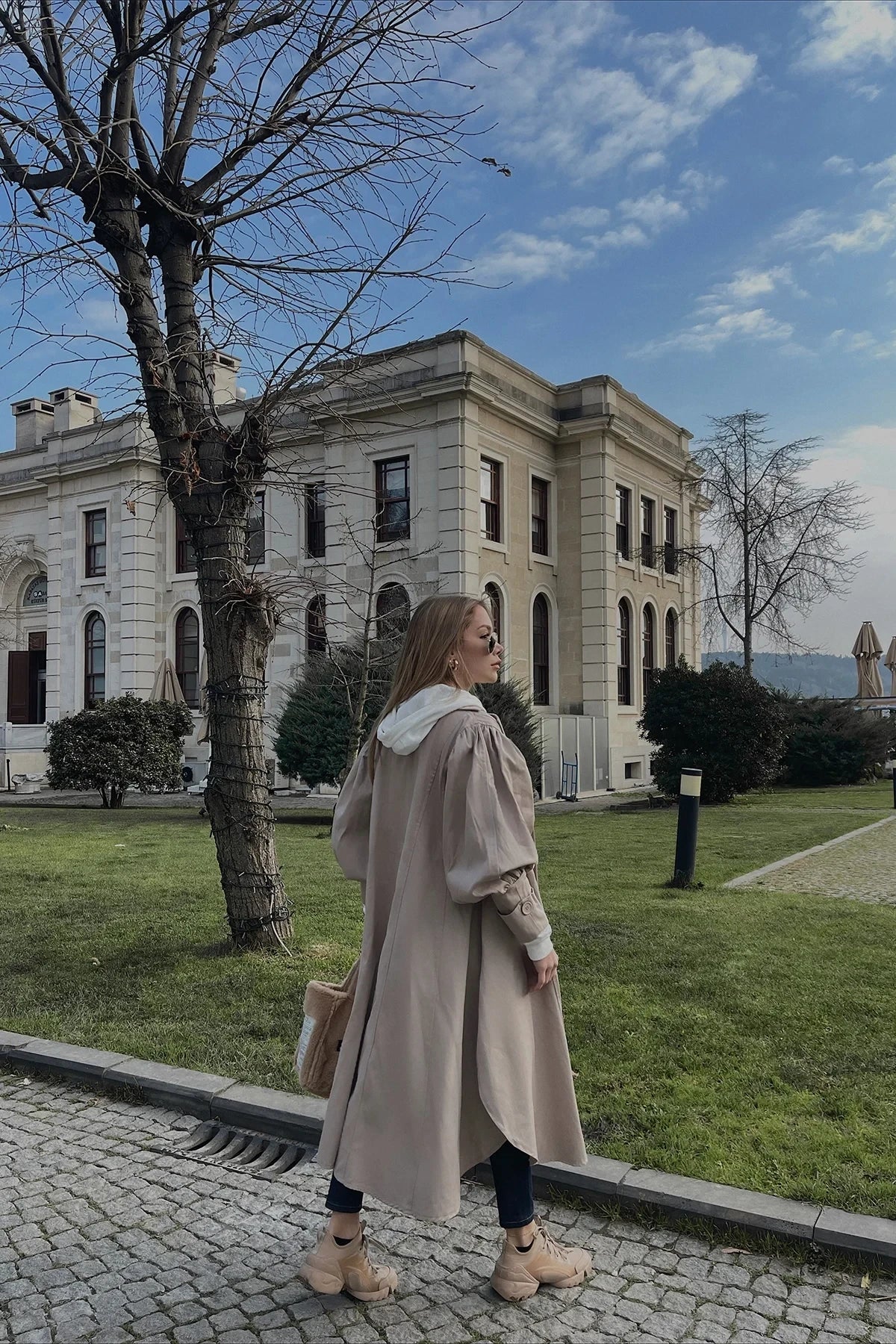 TRENCH COAT WITH PUFF SLEEVES